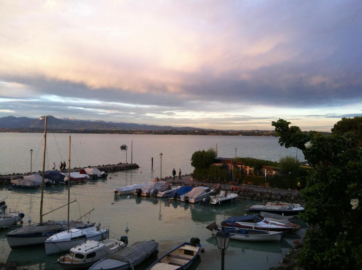 Casa Caterina Lake View Holidays Apartments Peschiera del Garda Buitenkant foto