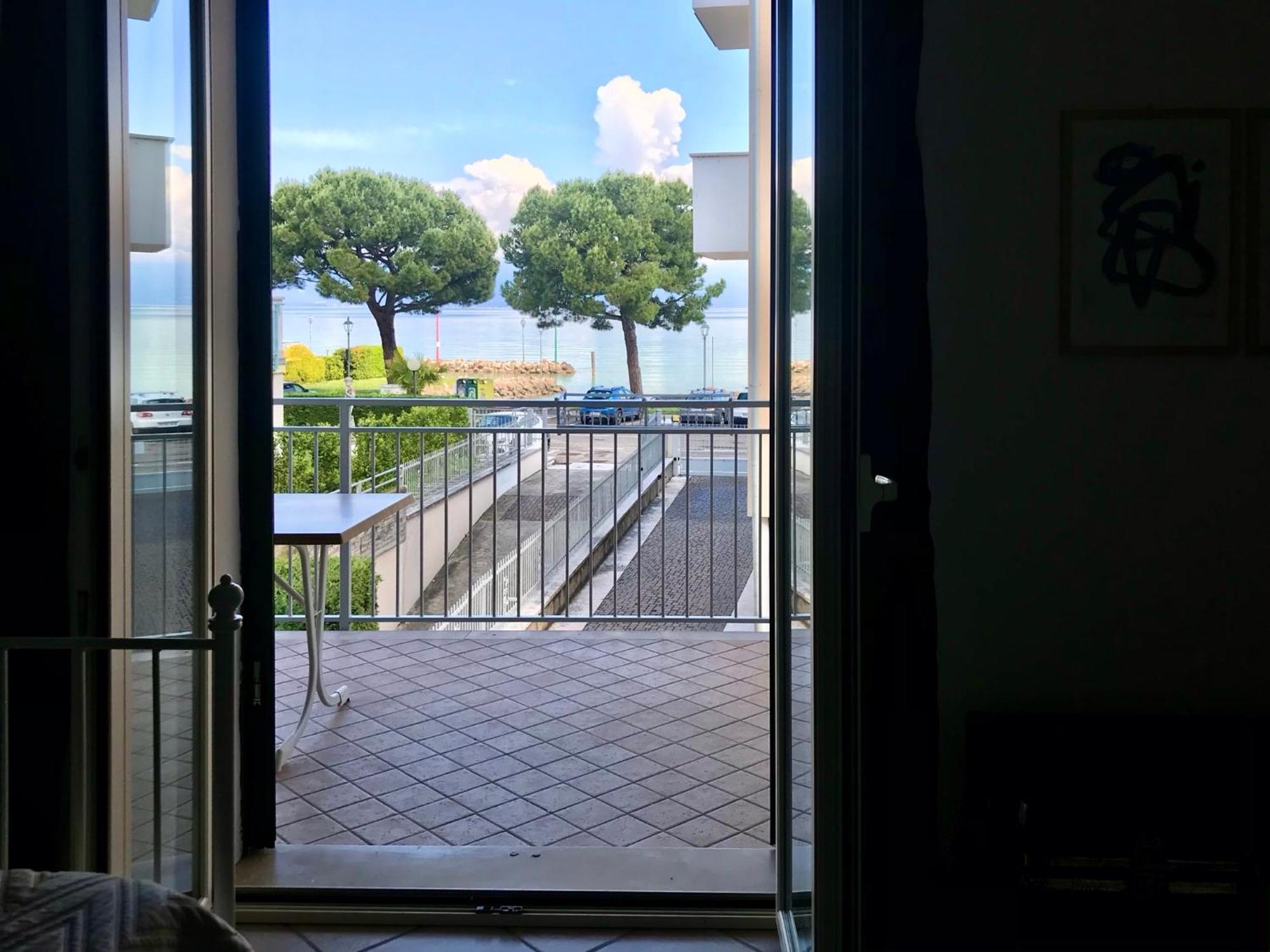 Casa Caterina Lake View Holidays Apartments Peschiera del Garda Kamer foto